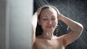 Duşurile reci, benefice pentru sănătate şi pentru mediul înconjurător. Oamenii de ştiinţă explică de ce
