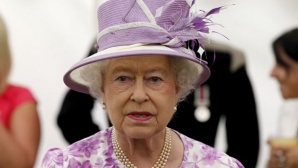 Regina Elizabeta a II-a a încălcat protocolul în timpul Festivalului Încoronării