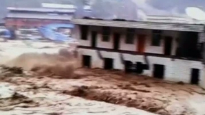 Imagini apocaliptice în China. Aproximativ 40 de persoane au fost îngropate de un val de pământ (VIDEO)