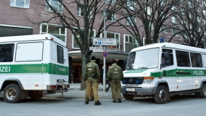  Incendiu criminal într-o cazarmă din Germania. 16 vehicule militare, avariate