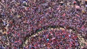 Proteste de amploare la Cairo: Sute de mii de oameni au ieşit în stradă (VIDEO)
