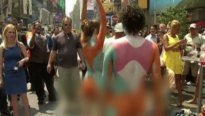 O expoziţie de nuduri pictate în văzul tuturor a putut fi admirată la New York 