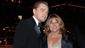 Leonardo DiCaprio în rol de peţitor. Actorul i-a găsit iubit mamei sale