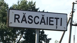 Au dat bani grei pentru a fi conectaţi la conducta de gaz, dar s-au ales doar cu găuri în case