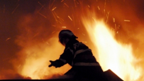Un tânăr de 19 ani, internat cu arsuri pe 85% din suprafaţa corpului, în urma incendiului de la restaurantul "La Roma Club"