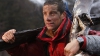 Bear Grylls, cercetat de autorităţi. Starul de televiziune are o instalaţie neautorizată şi periculoasă pe insula lui privată (FOTO)