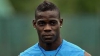 Jucătorul lui AC Milan Mario Balotelli îşi impresionează fanii: A cântat imnul Italiei la pian (VIDEO)