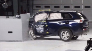 Mitsubishi Outlander a primit cea mai înaltă distincţie la testele de siguranţă IIHS din SUA