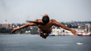 (VIDEO) Săritură spectaculoasă! Un columbian a câştigat proba de Cliff Diving la Campionatul Mondial de nataţie