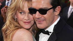 Frumoşi, celebri şi se iubesc de ani buni. Cele mai longevive cupluri de la Hollywood