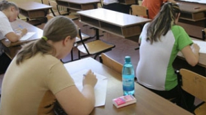 Sancţionaţi de ofiţerii CNA pentru că au ajutat două eleve să susţină BAC-ul la limba şi literatura rusă 