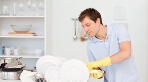 Horoscop: Cât de mult se implică iubitul tău în treburile casnice, în funcţie de zodie