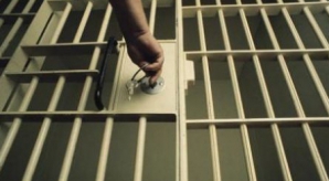 A vândut apartamentul sechestrat, iar acum se va muta la puşcărie