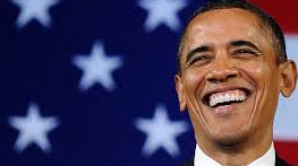 Barack Obama, întrerupt în timpul unui discurs. Mulţimea i-a cântat "La mulţi ani!" (VIDEO)