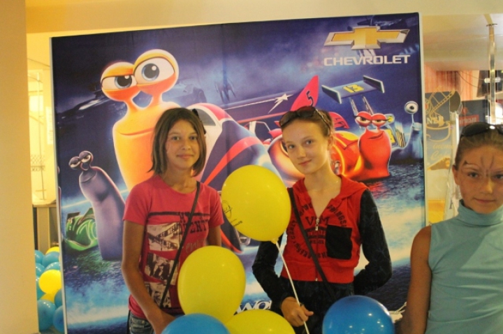 Filmul de animaţie Turbo 3D, pentru copii orfani, organizat de Chevrolet Moldova (FOTO)