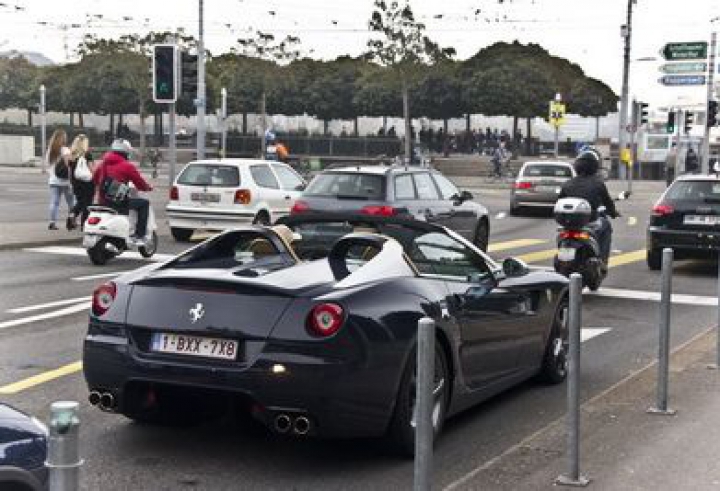 Adevăratul oraş al maşinilor de lux face cât Monaco şi Dubai la un loc FOTO