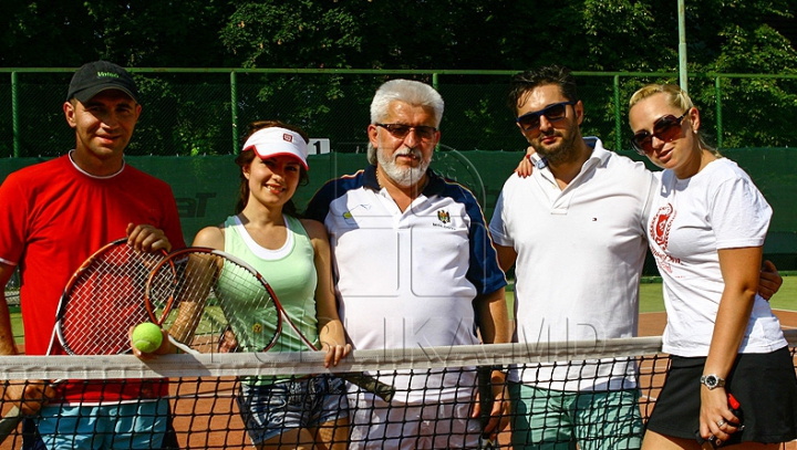 Cele mai interesante momente de la Cupa Publika TV la tenis GALERIE FOTO