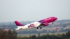 Compania "Wizz Air" a operat primele zboruri low-cost din Chişinău. "Este accesibil pentru toţi şi putem călători mai des"