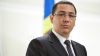 Premierul român Victor Ponta a primit un săculeţ cu bani în timp ce ţinea un discurs (VIDEO)