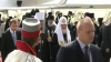 Patriarhul Bisericii Ortodoxe ruse, Kiril, a ajuns la Chişinău. Unii l-au întâmpinat cu flori şi porumbei albi, alţii cu proteste (VIDEO)