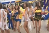 (VIDEO) Zeci de tinere DEZGOLITE au dansat pe străzile din Chişinău ca la un carnaval brazilian. "Bucură ochiul"