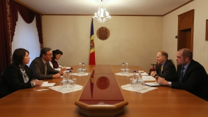 Igor Corman s-a întâlnit cu ambasadorul SUA în Moldova. "Autorităţile de la Chişinău trebuie să continue reformele iniţiate"