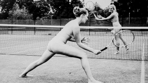 Studenţi de la Oxford, surprinşi goi în biblioteci, săli de curs şi camere de cămin (FOTO)