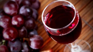 Eşti în depresie? Consumul moderat de vin previne această stare