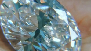 Cel mai mare diamant alb scos la licitaţie, sub ciocan luna viitoare