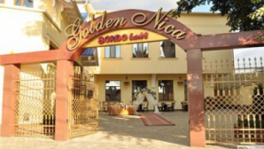 Vinovaţii sunt la Golden Nica. Carnea de pui a fost infestată în restaurant