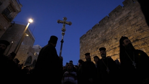 Călugări şi preoţi din Grecia, acuzaţi de fraudă de cinci miliarde de euro