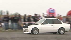 Show al motoarelor la Vadul lui Vodă. Spectatorii au avut parte de fete frumoase şi sute de cai putere VIDEO