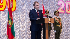 Imagini desprinse parcă din URSS. Şedinţă festivă la Tiraspol, la 23 de ani de la autoproclamarea independenţei GALERIE FOTO 