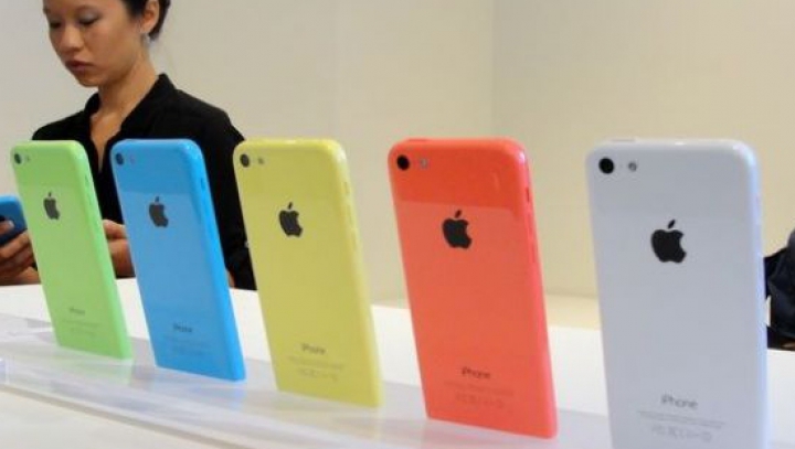 Mister total: Apple păstrează secretul asupra primelor vânzari iPhone 5C