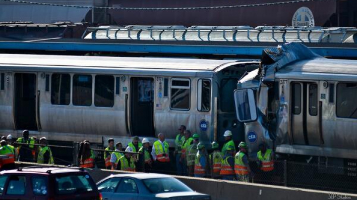 Accident feroviar în SUA: Un tren a intrat în coliziune cu o altă garnitură oprită într-o staţie