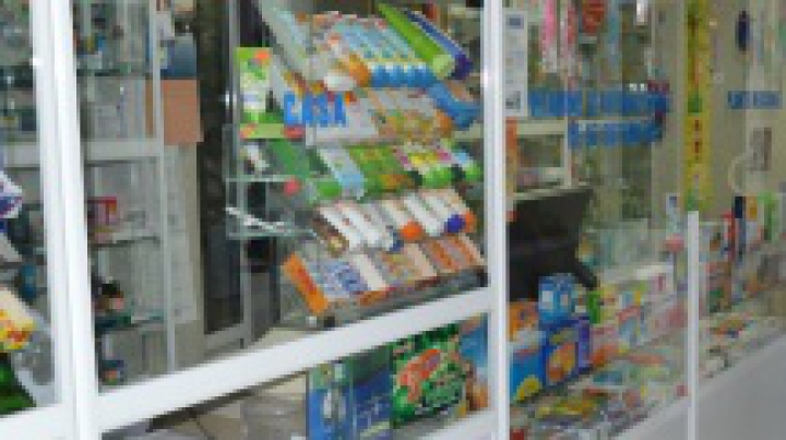 O farmacistă din Hînceşti, ATACATĂ cu un cuţit de bucătărie. Agresorul ar fi furat mai multe medicamente