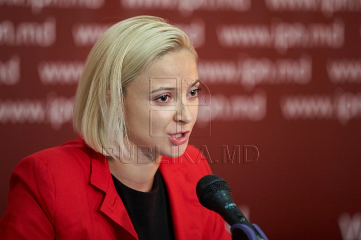 Domnica Cemortan, apariţie neaşteptată în faţa jurnaliştilor: Mi-aţi distrus viaţa! (VIDEO)