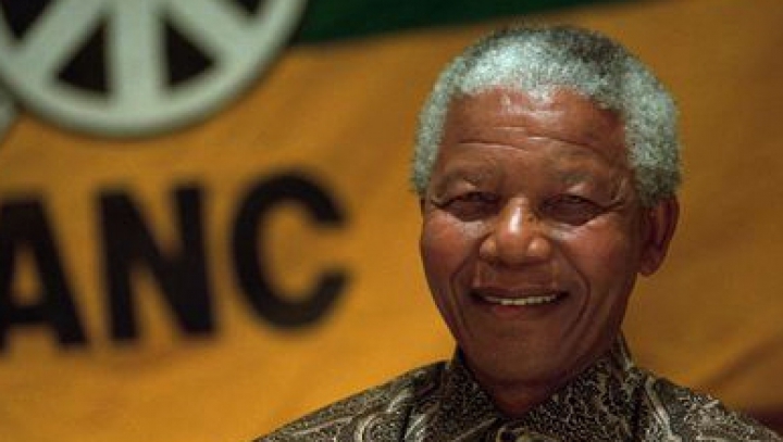 Nelson Mandela a revenit acasă, în Johannesburg, după aproape trei luni de spital 