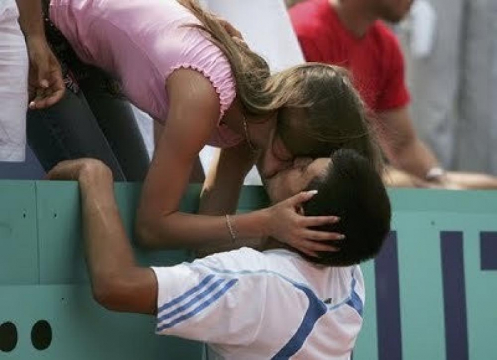 Novak Djokovic îşi pune pirostriile. Sârbul se căsătoreşte cu iubita sa, Jelena Ristic. GALERIE FOTO