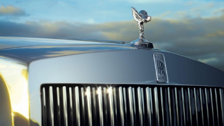 Autostrada.md: Rolls-Royce va concura cu Bentley în segmentul SUV-urilor de lux