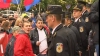 Din nou proteste în faţa Palatului Republicii. Comuniştii au adus cu ei butoaie metalice, ca să facă mai multă gălăgie VIDEO