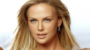 Charlize Theron a fost operată, după ce a fost lovită cu un obiect în cap în timpul filmărilor