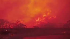 Imagini APOCALIPTICE în sud-estul Australiei. Pompierii spun că răul de-abia urmează (VIDEO)