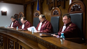Curtea Constituţională va examina astăzi două sesizări, depuse de liberalii reformatori şi PCRM, ce vizează concesionarea Aeroportului
