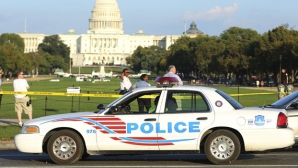 Un bărbat şi-a dat foc în apropiere de Capitoliul din Washington (VIDEO)