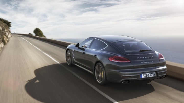 (FOTO) Porsche a prezentat noul Panamera Turbo S facelift! Află cât costă noul model