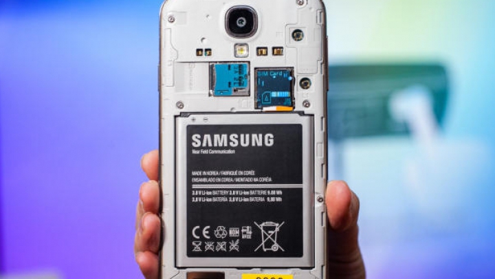 Samsung are probleme cu bateria Galaxy S4