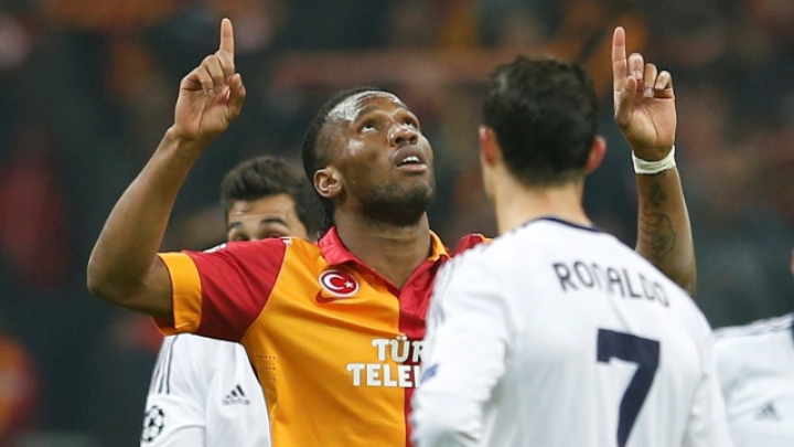 Drogba i-a eclipsat pe Ronaldo şi Messi! Atacantul ivorian a primit premiul Golden Foot