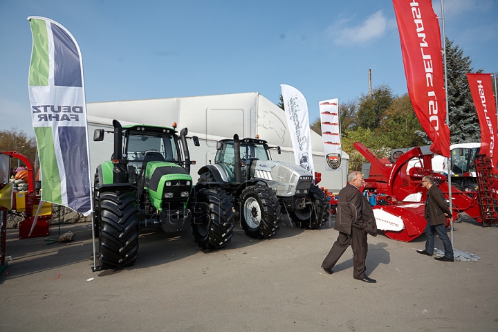 Tractoare Lamborghini, automobile de lux şi animale exotice. Centrul Moldexpo a fost lăsat pe mâna fermierilor (FOTO/VIDEO)