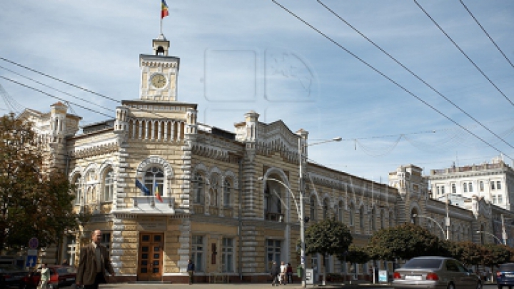 Primăria Chişinău acuză MAI-ul. "Instituţiile statului nu au asigurat ordinea publică astăzi la monumentul lui Ştefan cel Mare"